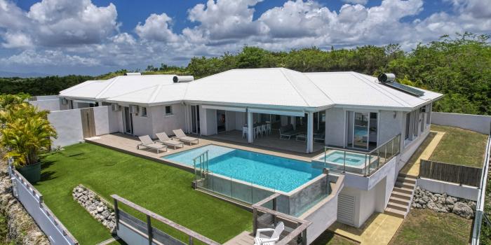 1.Location villa 3 chambres piscine vue mer Le Gosier Guadeloupe